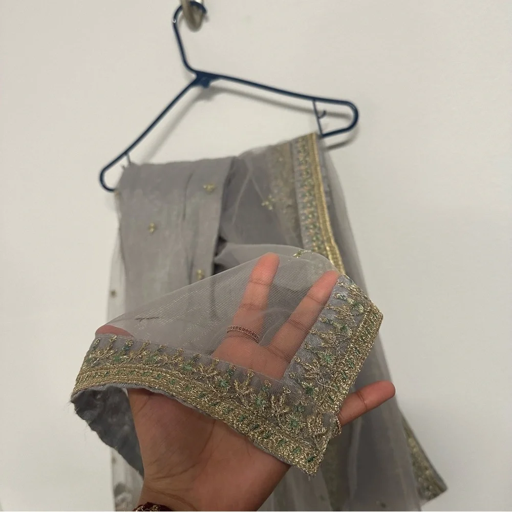 Elegant Grey Embroidered 3-Piece Gharara Set | Formal / Nikkah Outfit - Picture 9 of 10